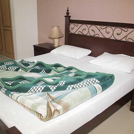 Butt Lodges 4 Islamabad Bagian luar foto
