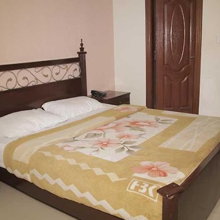 Butt Lodges 4 Islamabad Bagian luar foto