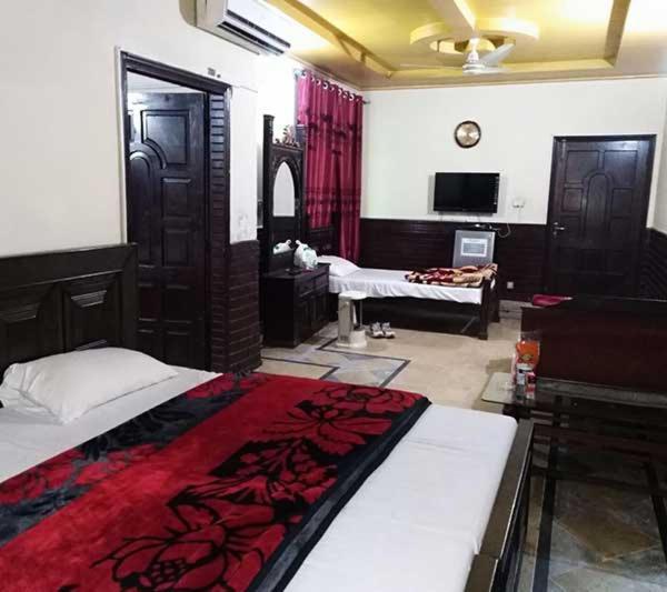 Butt Lodges 4 Islamabad Bagian luar foto